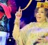Alcione sofre queda durante show no Maranhão após retirada de cadeira no palco